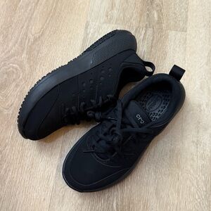 NEW Crocs Women's On the Clock Work Sneaker Size W7 Slip Resistant